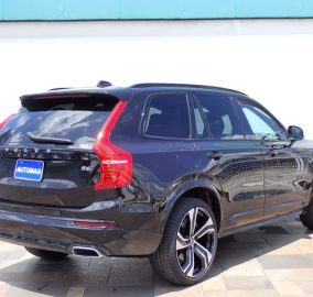 2021 Volvo XC90 B6 R-Design