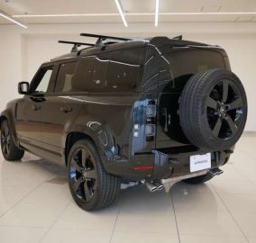 2023 Land Rover Defender 110 P525
