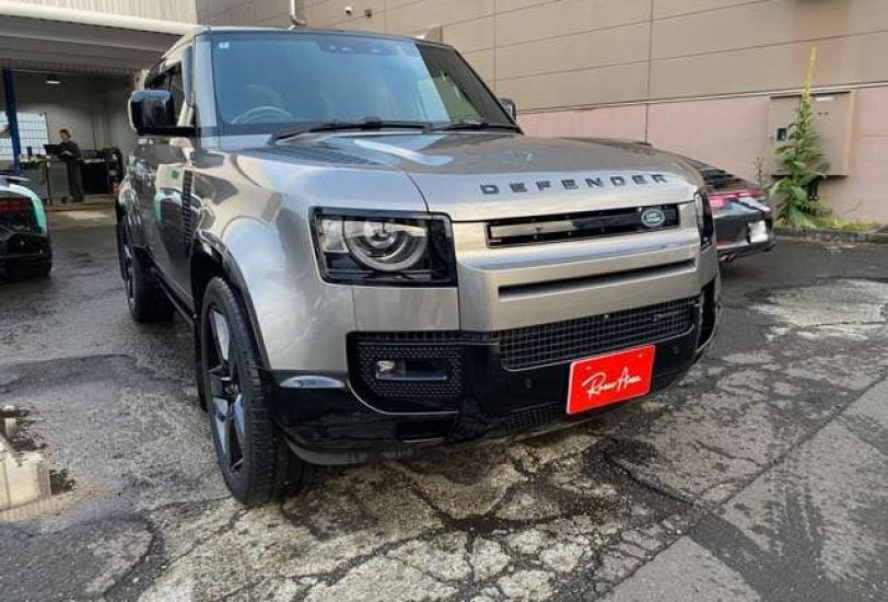 2022 Land Rover Defender 110 Urbanight 22