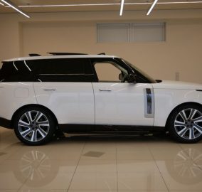 2023 Range Rover Vogue SV P530