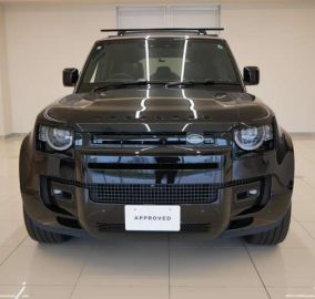 2023 Land Rover Defender 110 P525