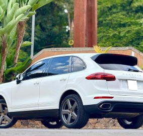2018 Porsche Cayenne Platinum Edition