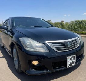 Toyota Crown Athlete