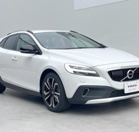 2018 Volvo V40 T5