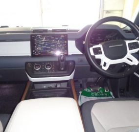 2022 Land Rover Defender 110 X-Dynamic HSE D300