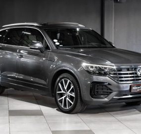 2020 Volkswagen Touareg Executive R-Line