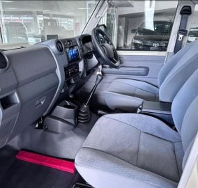 Toyota Landcruiser HZJ79