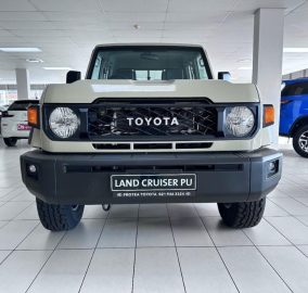 Toyota Landcruiser HZJ79