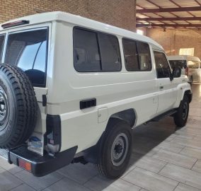 Toyota Landcruiser GDJ78