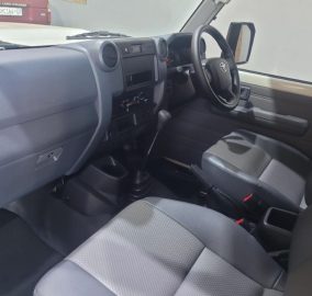 Toyota Landcruiser GDJ78