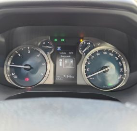 Toyota Landcruiser Prado Kakadu