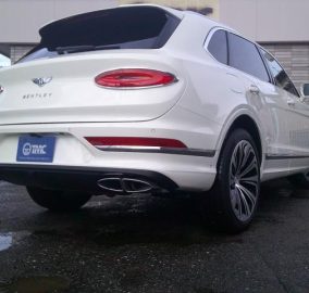 2024 Bentley Bentayga Azure