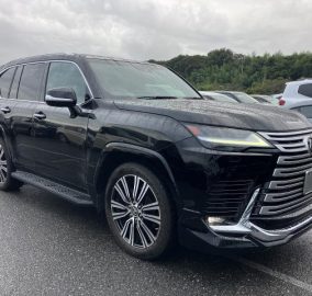 Lexus LX600