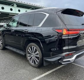 Lexus LX600