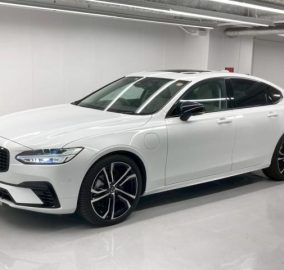 2023 Volvo S90 Ultimate T8