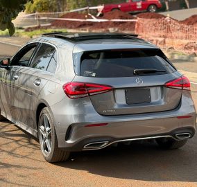 2019 MERCEDES BENZ A180 AMG-LINE /SUNROOF