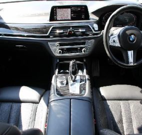 2019 BMW 740i M Sport