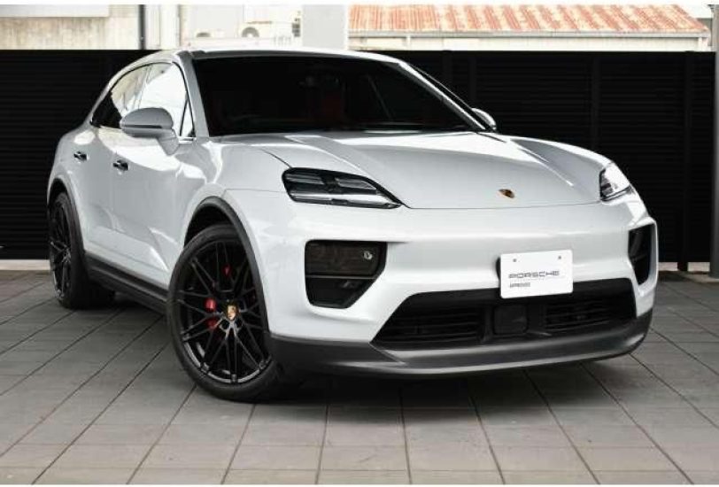 2025 Porsche Macan 4S. 255Kw Electric Motor