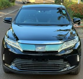 2018 TOYOTA HARRIER PREMIUM