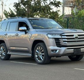 𝟐𝟎𝟐2 𝗧𝗢𝗬𝗢𝗧𝗔 𝗟𝗔𝗡𝗗 𝗖𝗥𝗨𝗜𝗦𝗘𝗥 𝟯𝟬𝟬 𝗦𝗘𝗥𝗜𝗘𝗦-𝗭𝗫