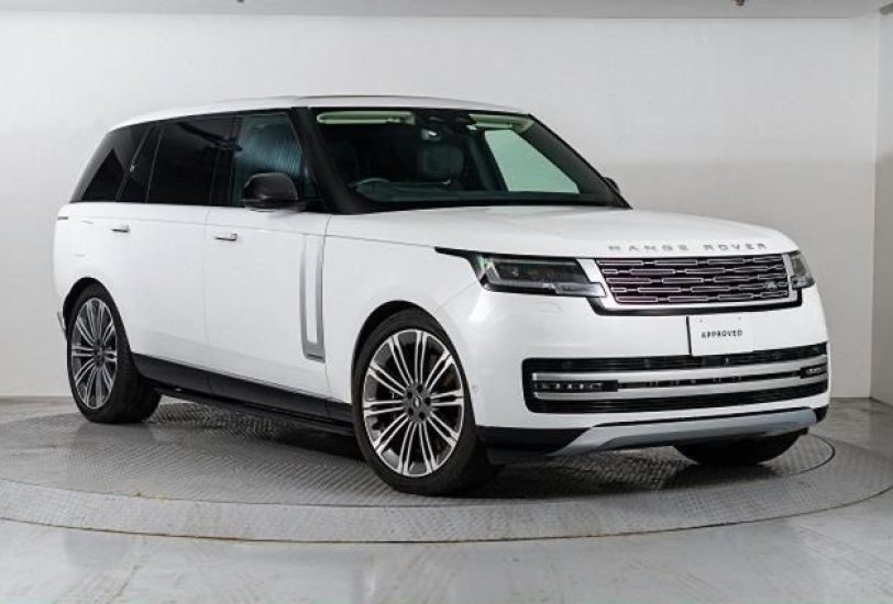 2023 Range Rover Vogue P530 LWB.