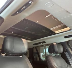 2023 Range Rover Vogue P530 LWB.