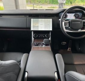 2023 Range Rover Vogue P530 LWB.