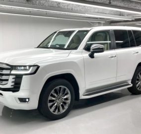 2024 Toyota Landcruiser ZX 300 Series.