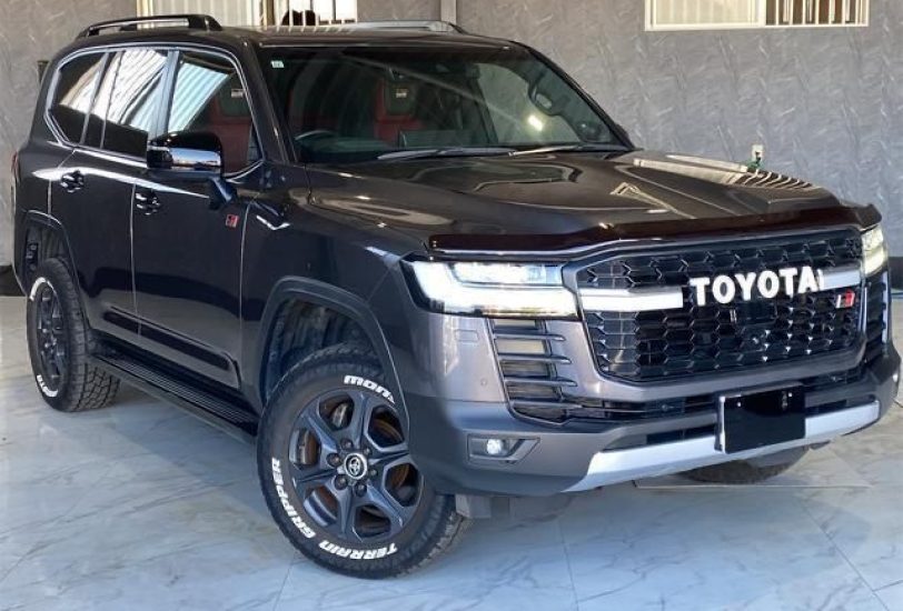 2023 Toyota Landcruiser 300 Series GR Sport. 3300cc Twin-Turbo Diesel Engine