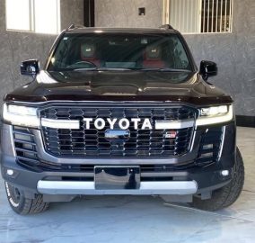 2023 Toyota Landcruiser 300 Series GR Sport. 3300cc Twin-Turbo Diesel Engine