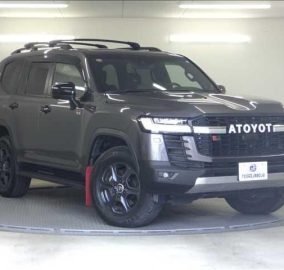 2023 Toyota Landcruiser 300 Series GR Sport. 3300cc Twin-Turbo Diesel Engine.