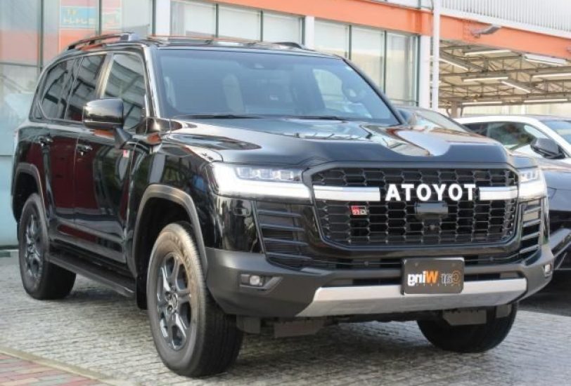 2023 Toyota Landcruiser 300 Series GR Sport. 3500cc Twin-Turbo Petrol Engine.