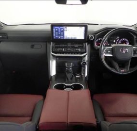 2023 Toyota Landcruiser 300 Series GR Sport. 3500cc Twin-Turbo Petrol Engine.