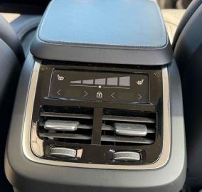 2020 Volvo XC90 T6 Inscription AWD.