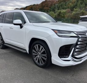 Lexus LX600