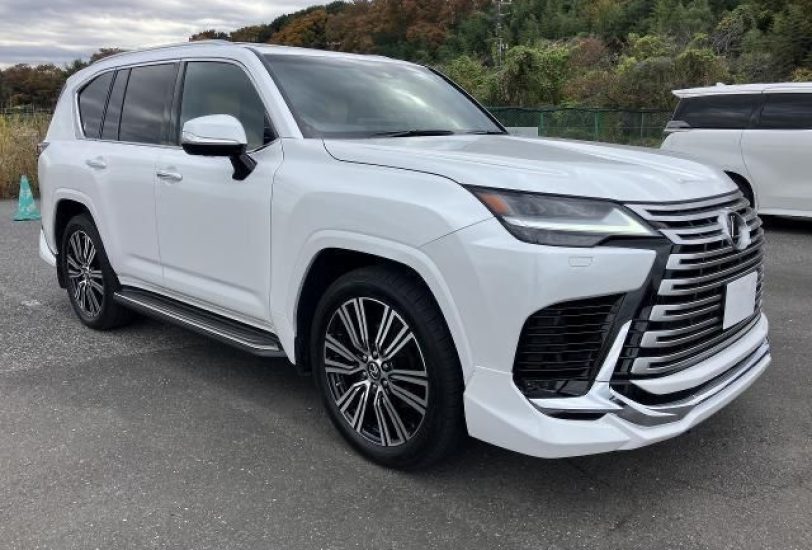 Lexus LX600