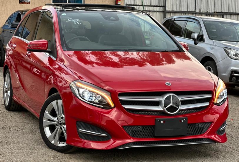 2018 MERCEDES BENZ B180