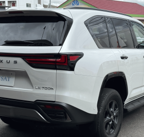 2025 Lexus LX700h