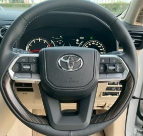 Toyota Landcruiser ZX LC300