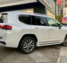 Toyota Landcruiser ZX LC300