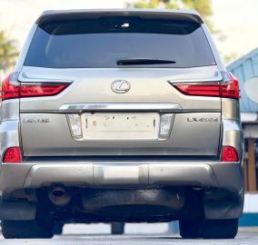 2017 Lexus LX450d 4.5L V8