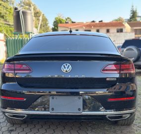 2019 Black Volkswagen Arteon