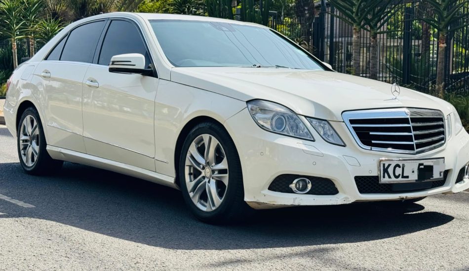 2010 Mercedes-Benz E300